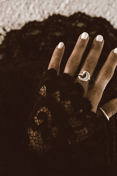 Child of the Moon Ring - Anillo en forma de luna