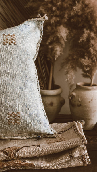 Turquesa cactus silk pillow