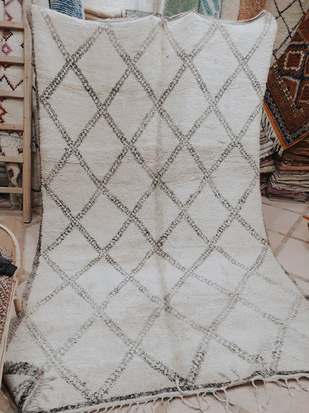 Custom rug Delfina